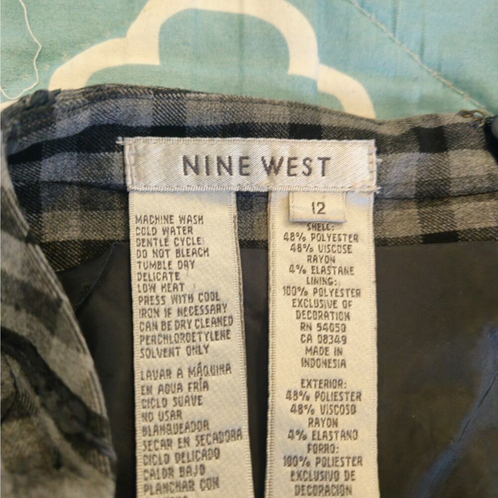 Nine West Black Gray Plaid Skirt Size 12 Chevron Pattern Sequin - Picture 3 of 6